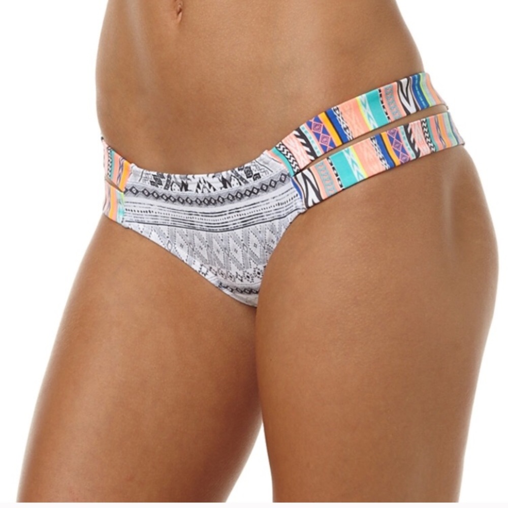 NWT Rip curl bikini bottom medium!